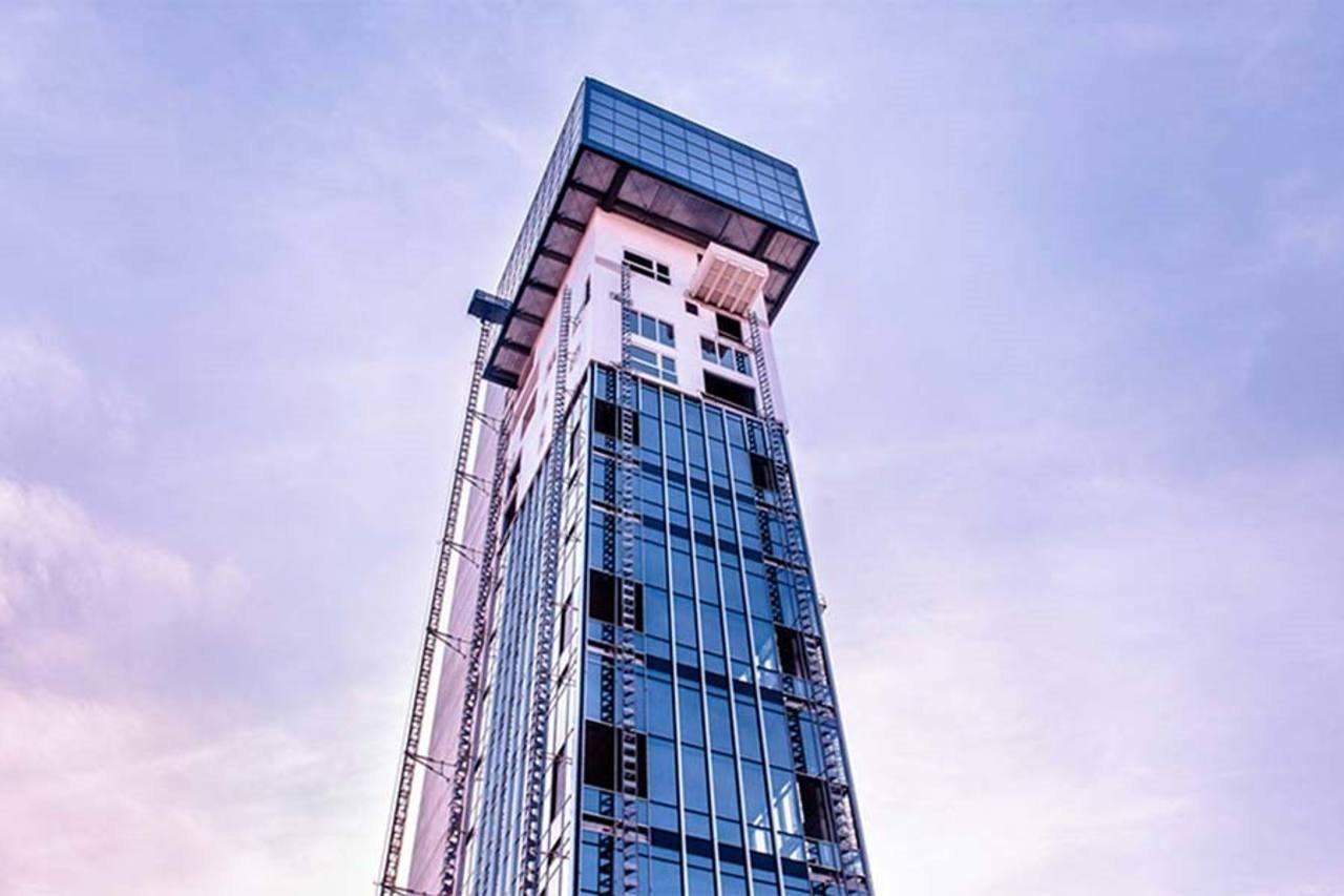 สกาย ทาวเวอร์ สวีท Aparthotel เมสเตร ภายนอก รูปภาพ