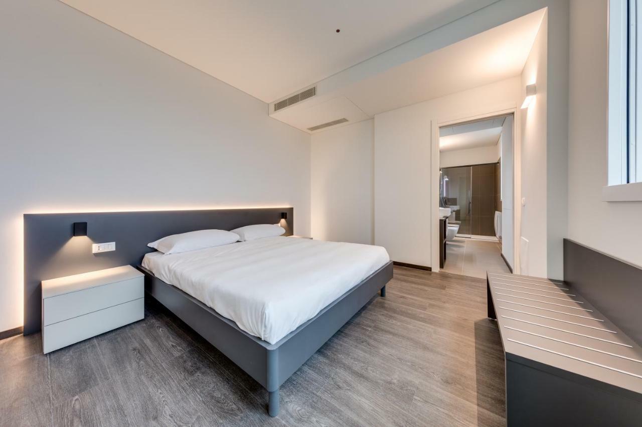 สกาย ทาวเวอร์ สวีท Aparthotel เมสเตร ภายนอก รูปภาพ